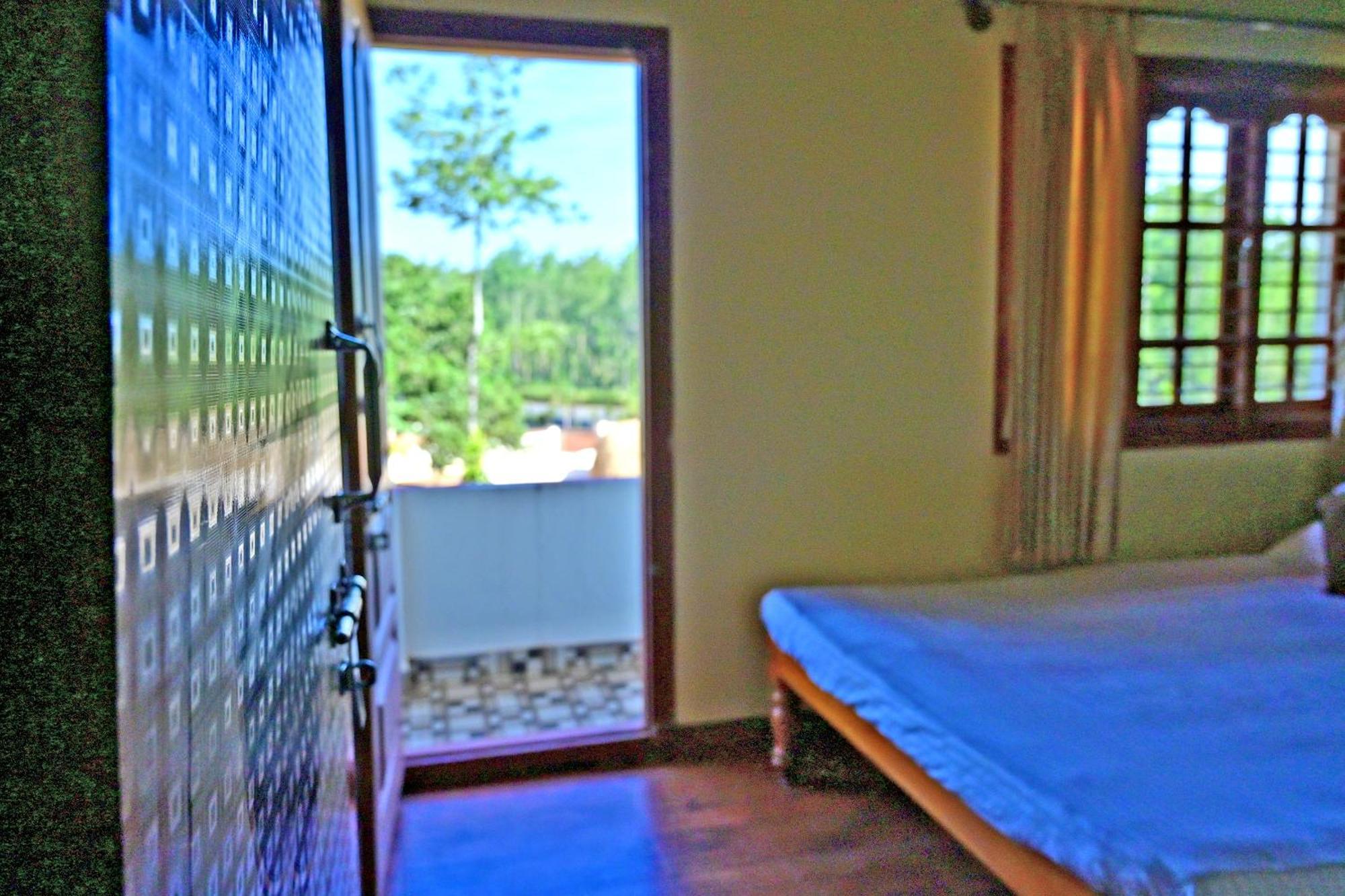 Hulihara Homestay - Full Villa, Coffee Estate & Balcony View Sakleshpur Exterior photo