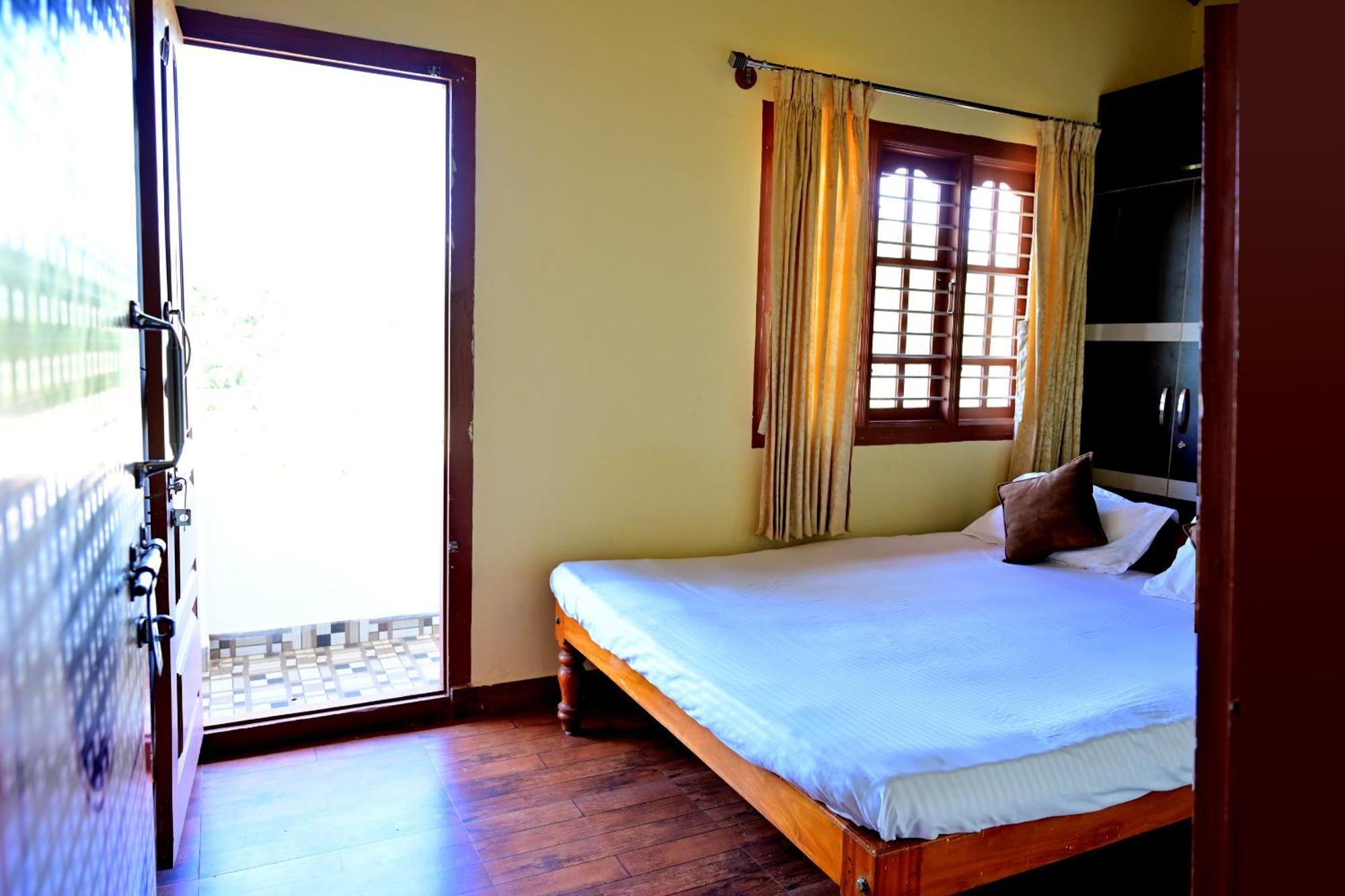 Hulihara Homestay - Full Villa, Coffee Estate & Balcony View Sakleshpur Exterior photo