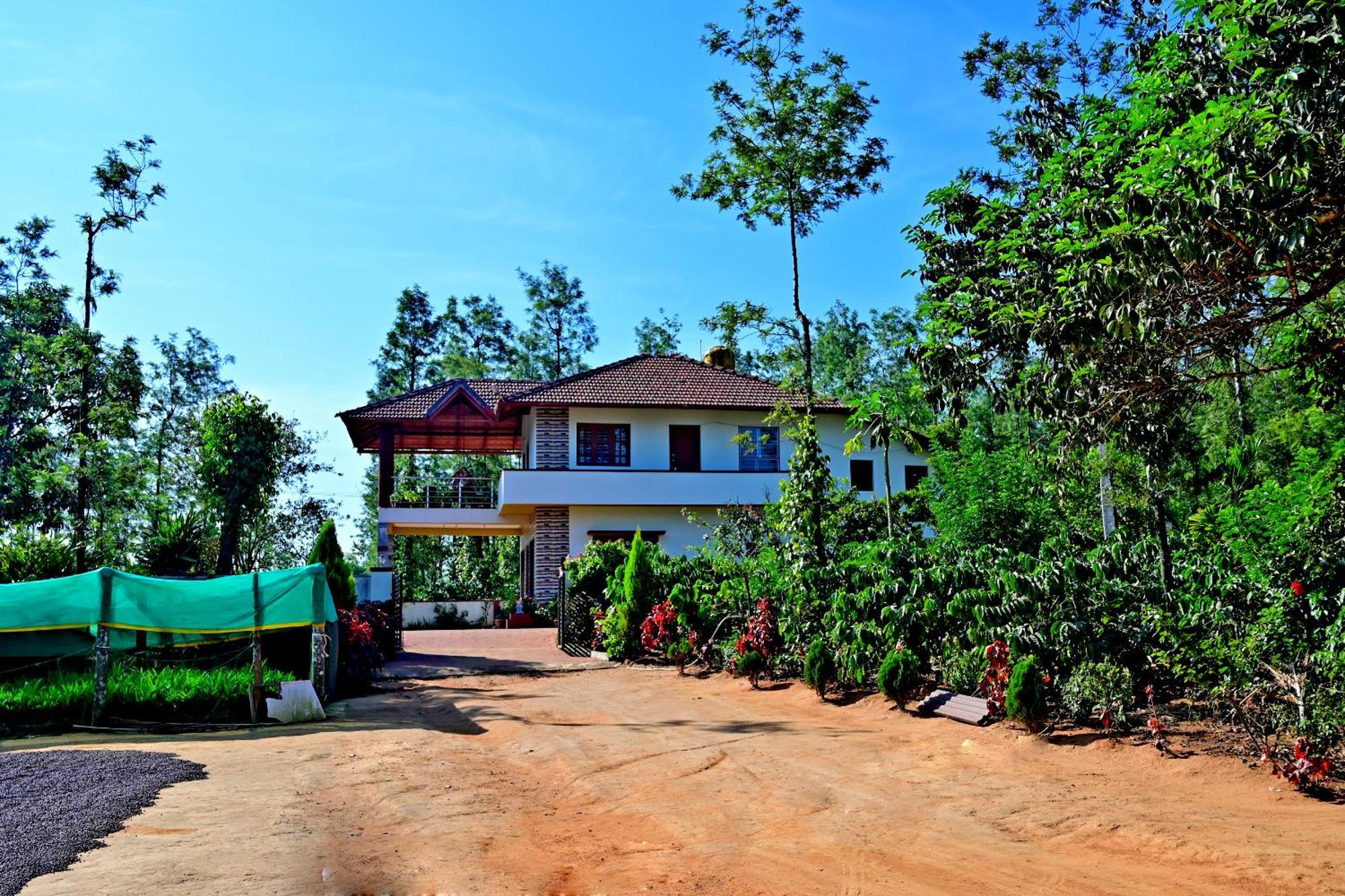 Hulihara Homestay - Full Villa, Coffee Estate & Balcony View Sakleshpur Exterior photo